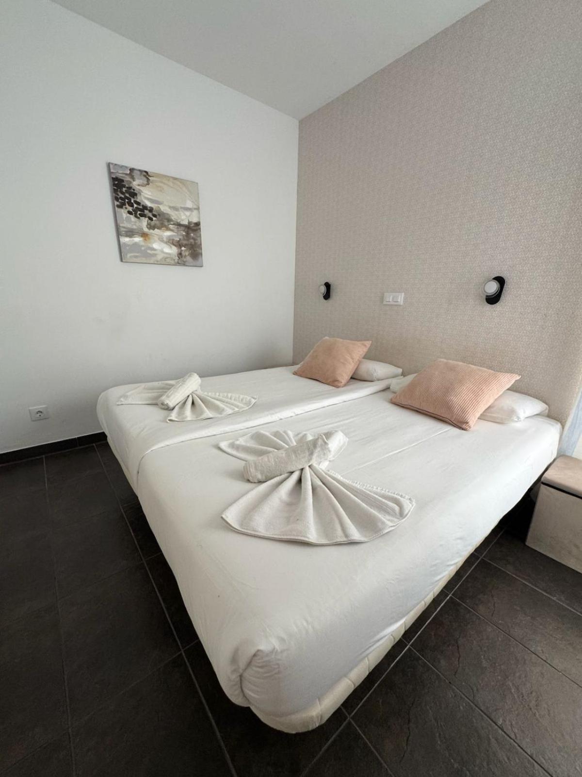 White Sensation Apartment Адехе Екстериор снимка